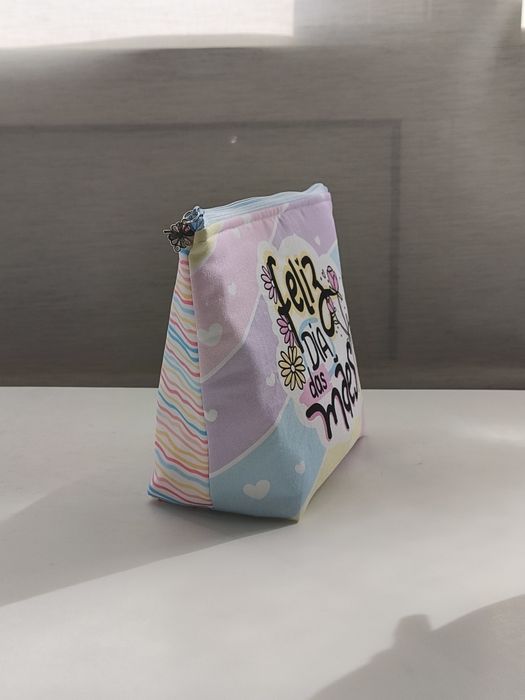 Necessaire feita à mão