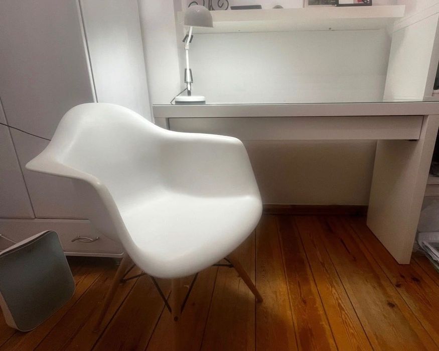 Toaletka Ikea Malm z krzesłem