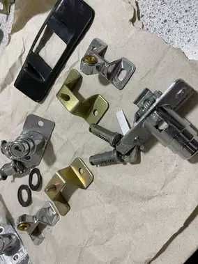 замок багажника ваз 2105.2107 личинки ссср