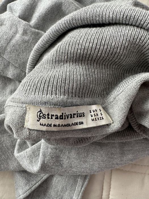 basic szary sweterek z golfem bluzka z długim rękawem Stradivarius