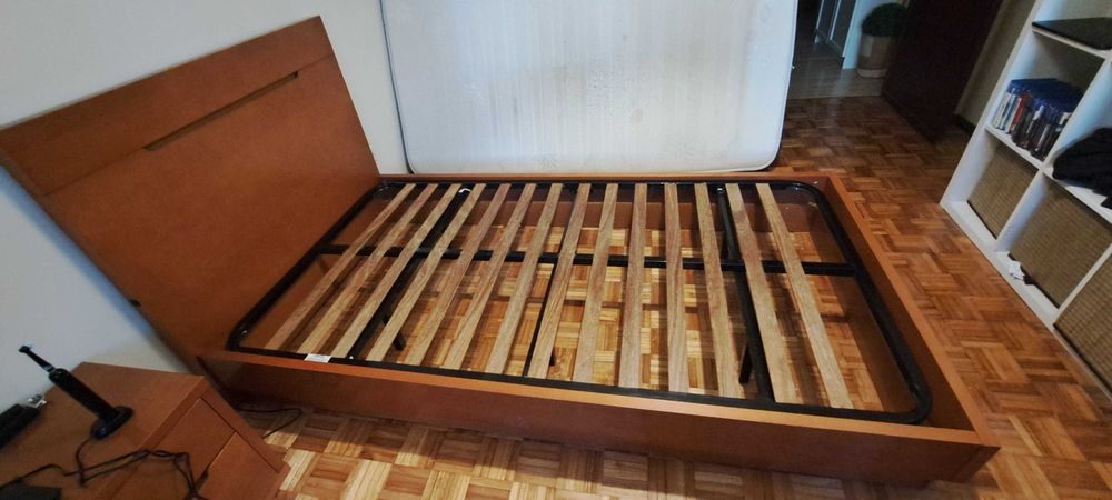 Cama de Solteiro com estrado