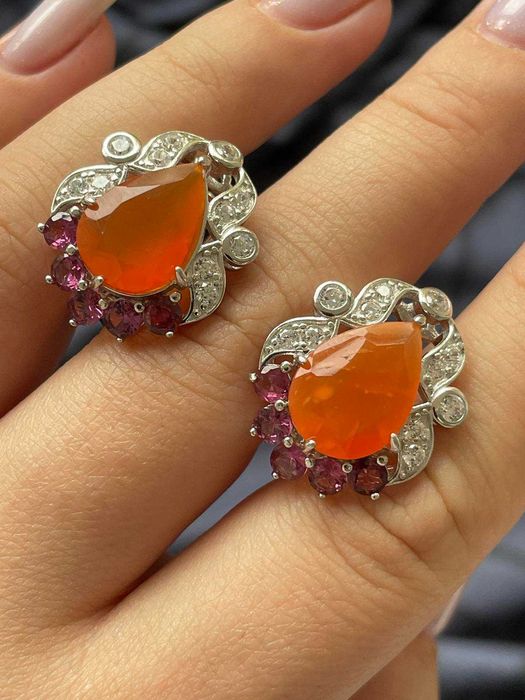 Серьги из оранжевого сердолика, граната и циркония, серебро 925 пробы