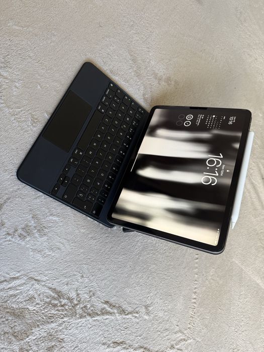 iPad Pro 11” (2018) Wi-Fi 256 GB + Magic Keyboard (Espanhol) + Apple Pencil