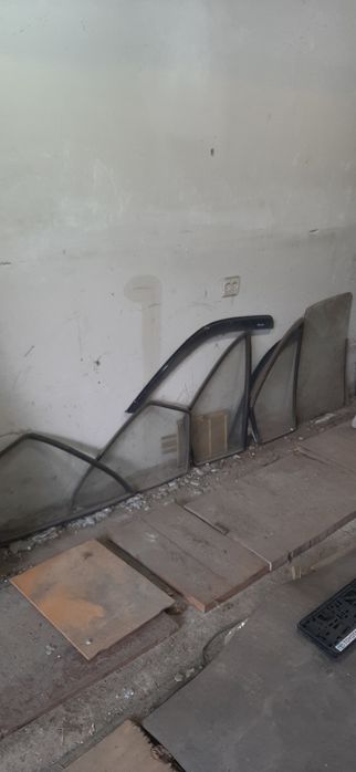 Продам стекла дверей на Газель, Соболь