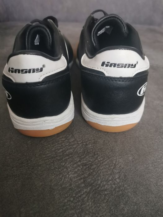 Buty do piłki nożnej, halówki 39