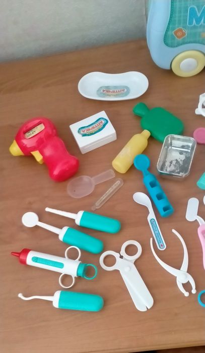 Продам іграшкову лікарню .