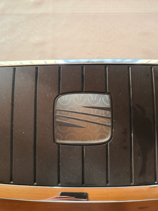 Grelha frontal seat ibiza 6j