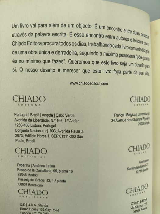 Enquanto a Chama Flutua
