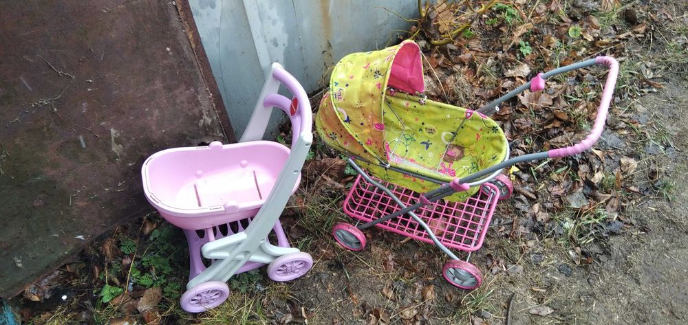 Детская игрушечная коляска