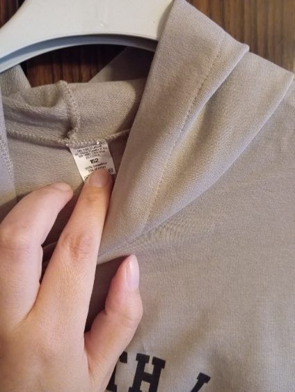 Sprzedam jasną bluzę ze sznureczkiem na dole