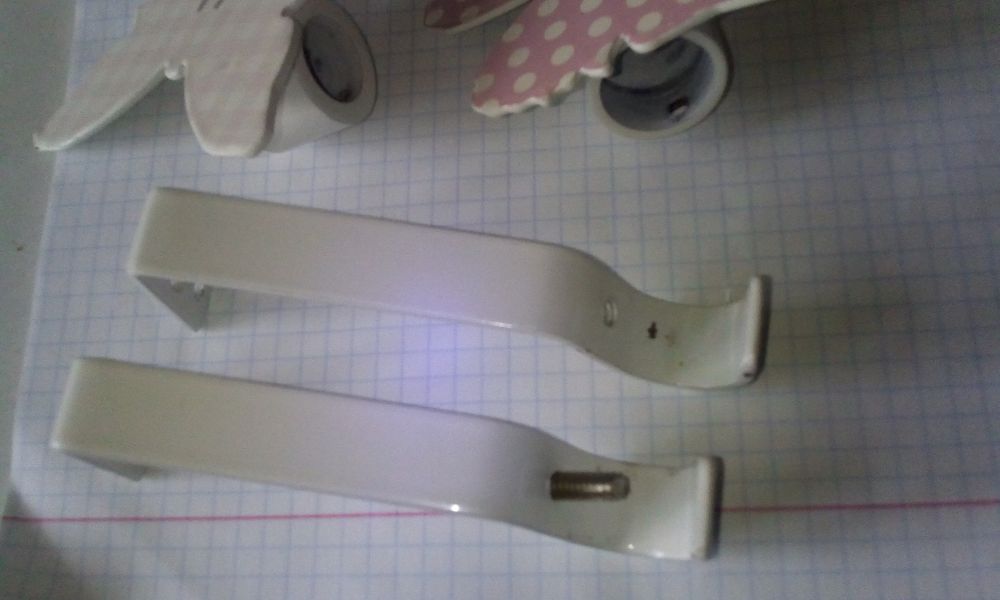 Кронштейн и заглушки для карниза в комнату для маленькой принцесы