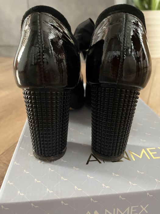 Botki przed kostke skora lakierowana 38roz.