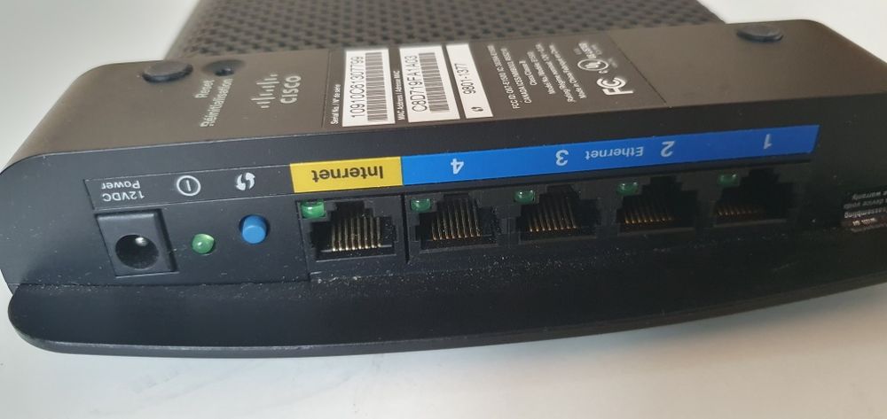 Маршрутизатор LINKSYS E 1500 .