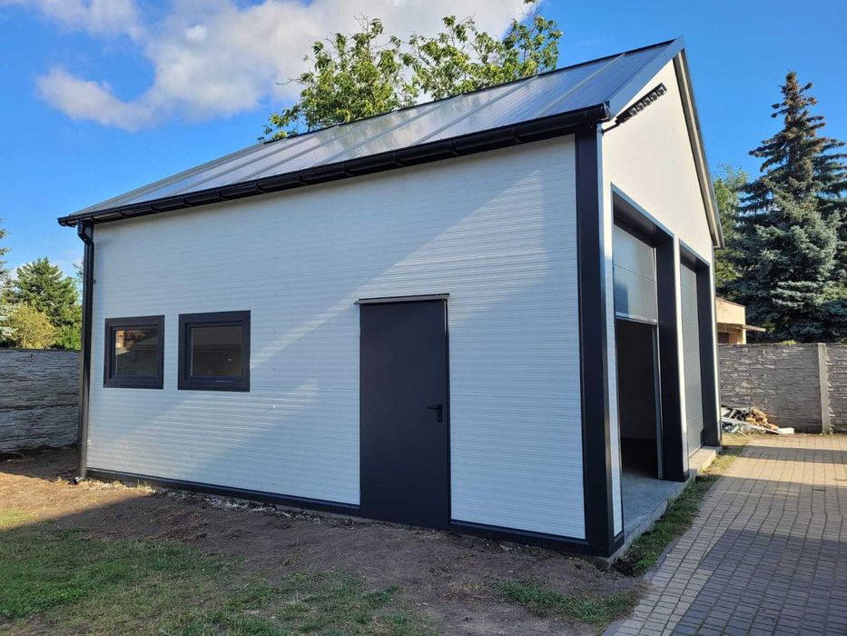 Garaż 7m x 7m , kąt dachu 30 stopni - Płyta Warstwowa