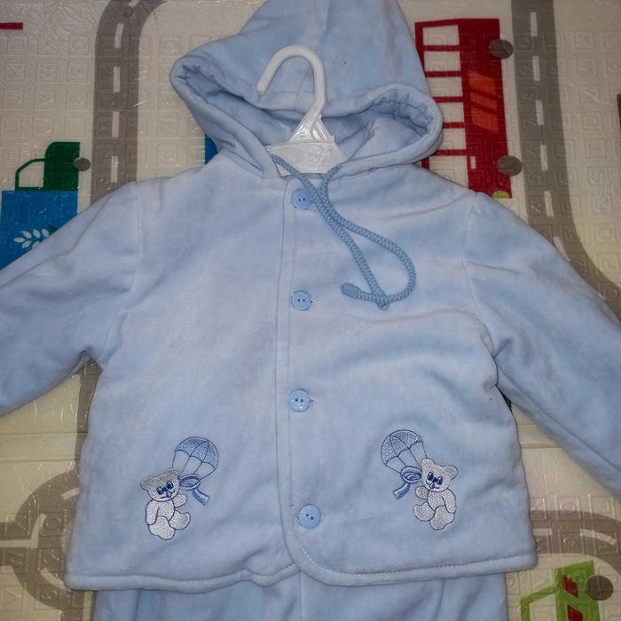 Костюмчик  на весну новий