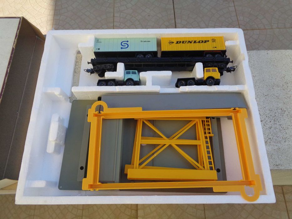 1:87 HEMA sistema de descarga de camiões pista de comboio - incompleta !!!