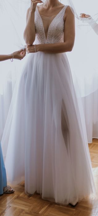 Suknia ślubna - śnieżno biała