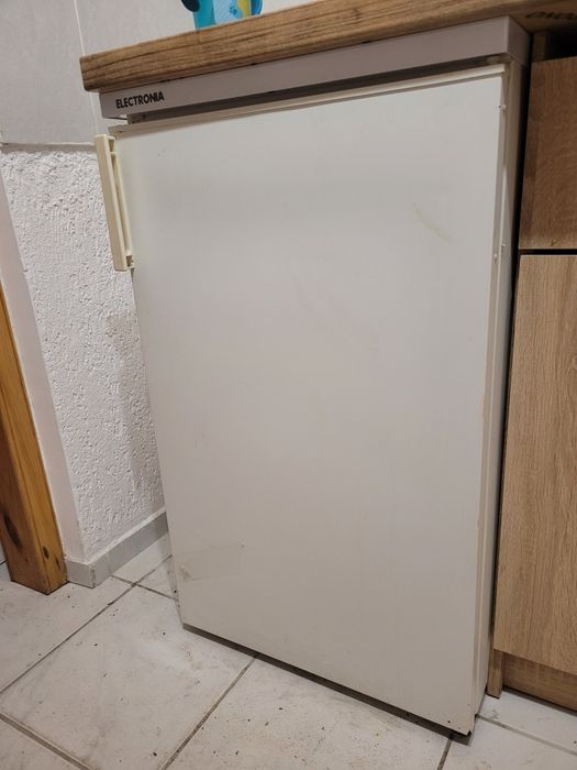 Sprzedam lodówkę podblatową