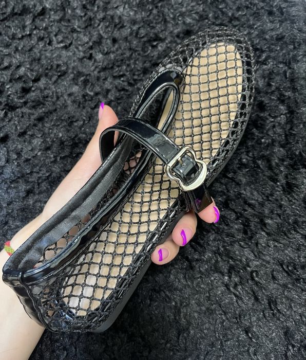 Трендові балетки в сіточку 2025