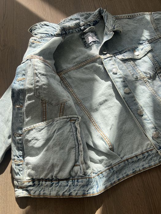 Джинсова куртка Bershka