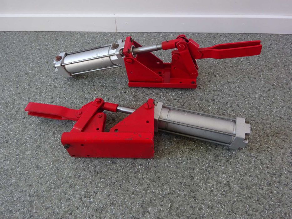 chwytak pneumatyczny orsta fi 40 mm skok 100 mm