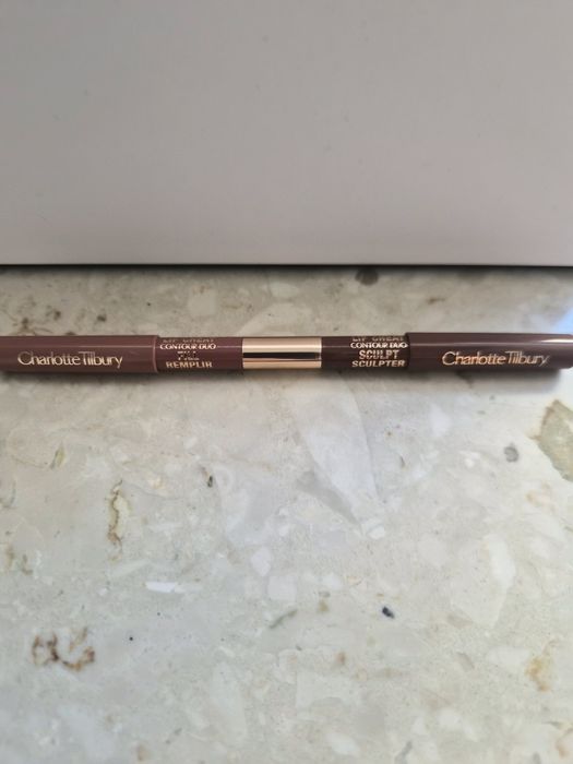 Dwustronna konturówka Charlotte Tilbury Lip Cheat Contour Duo Medium 0,78g