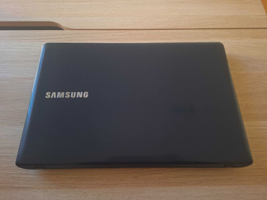 Portátil Samsung NP275E5E