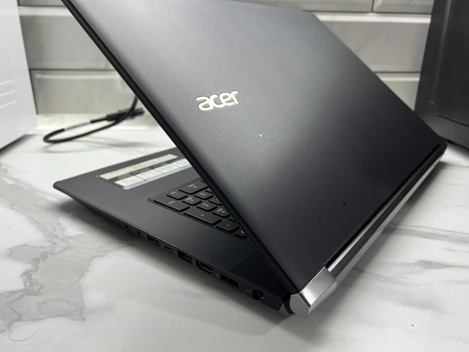 Acer Aspire V17 Nitro 17.3” Full HD /i5-6300HQ/ 8GB/SSD 256GB/GeForce 945M 2Gb