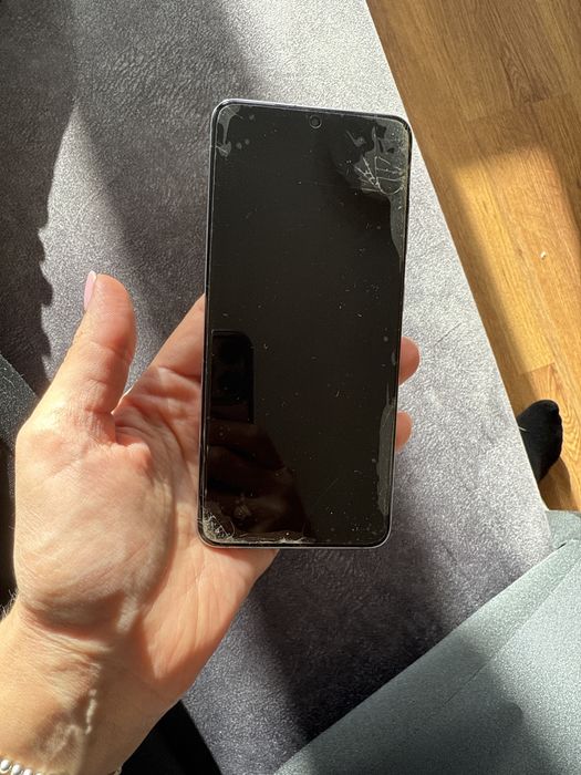 Смартфон Samsung S 20