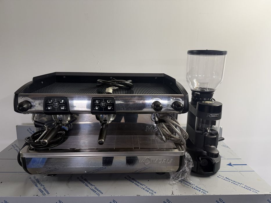 Maquina de café M24 La cimbal  muito muito nova .