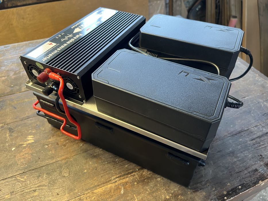 ДБЖ зарядна станція безперебійного живлення аккумулятор інвертор 72v