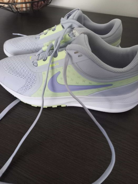 Ténis novos NIKE