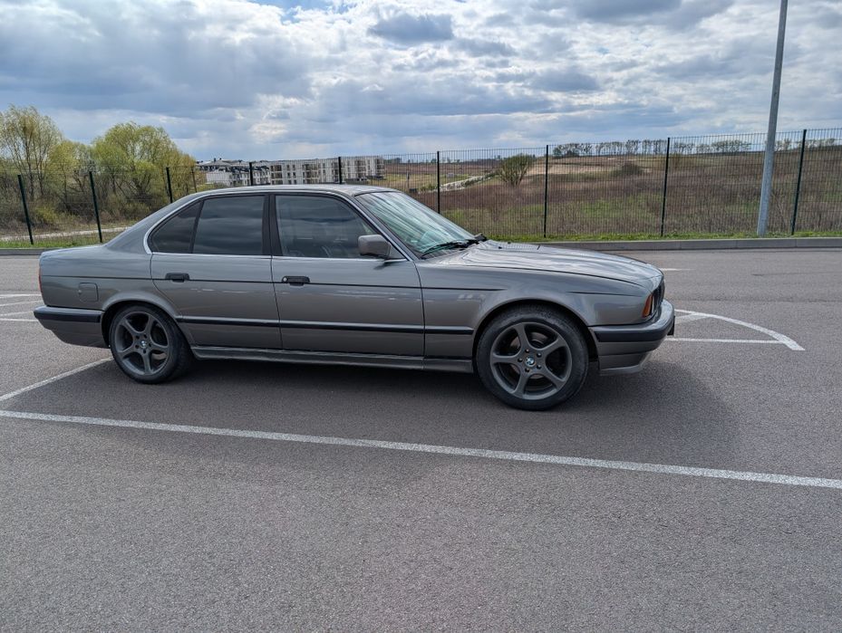 Продам Bmw 535i e34