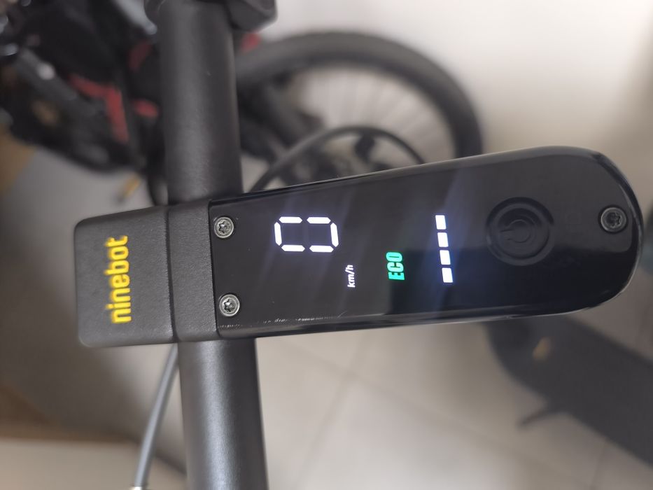 Hulajnoga  Ninebot Segway Max  G 2 D