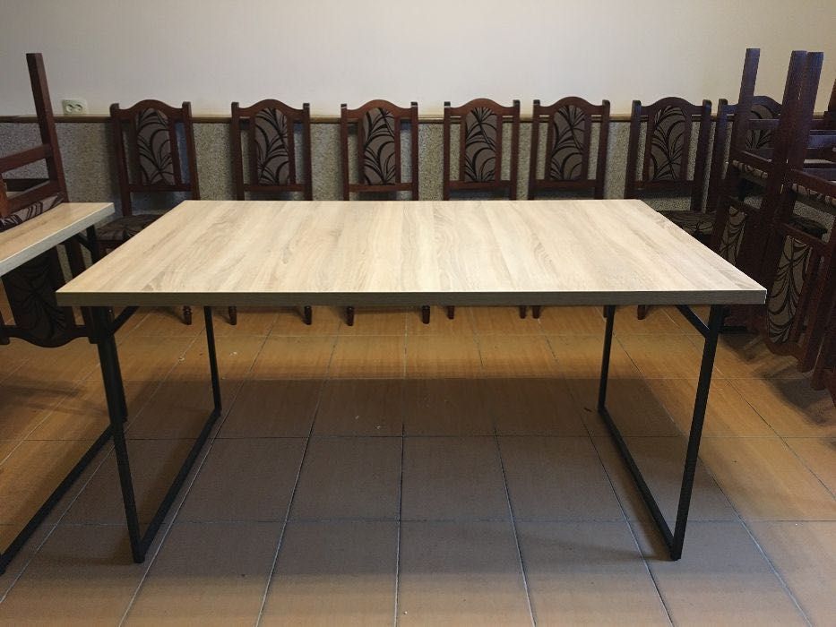 Продаємо столи Фастів.