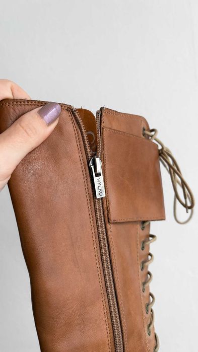 Karmelowe kozaki sznurowane Ryłko 35