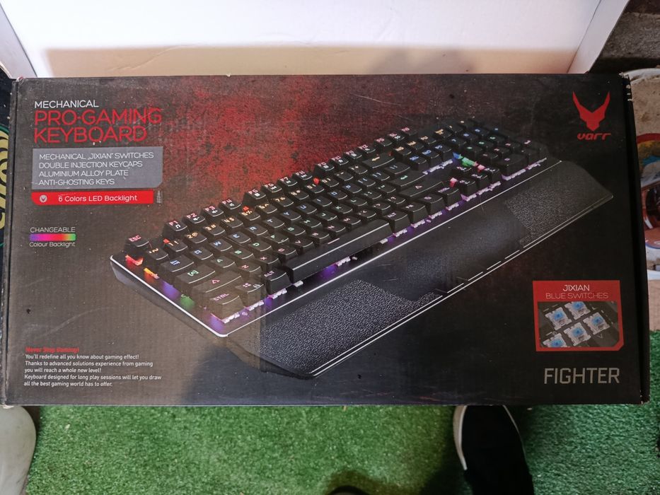 Klawiatura mechaniczna varr
