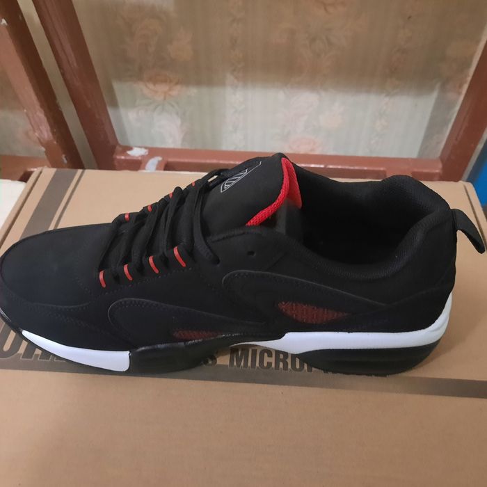 Кросівки  осінь.зима.весна