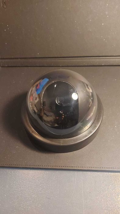 Câmara de vigilância falsa (com luz)