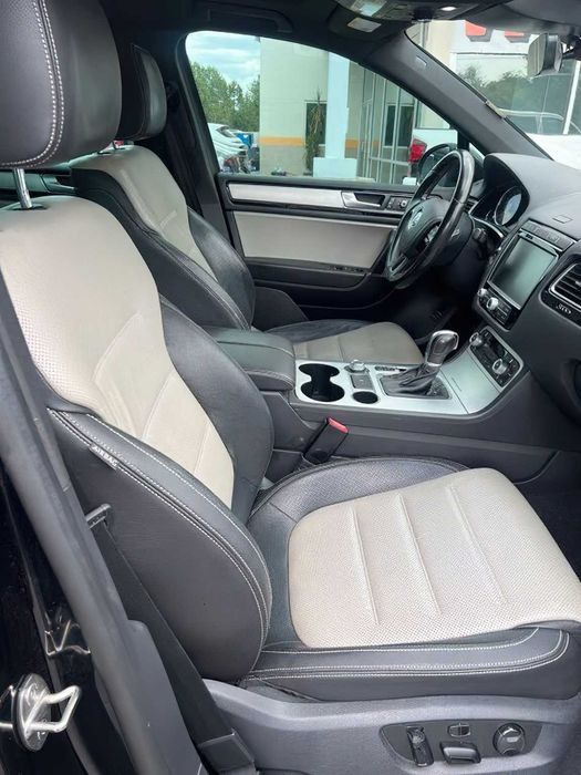 Volkswagen Touareg      2017