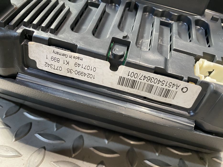 Quadrante conta kms smart 451 0.8 CDI A4515403647/001
