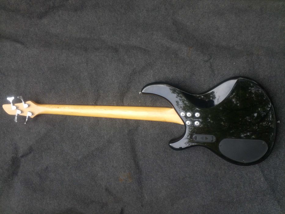 Gitara basowa Aria 4 struny