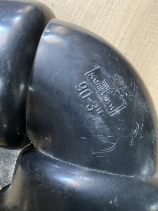 Curva de plastico de 90graus com 3 polegadas de diametro e passador