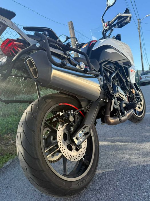 Vendo Moto Bennelli trk 702