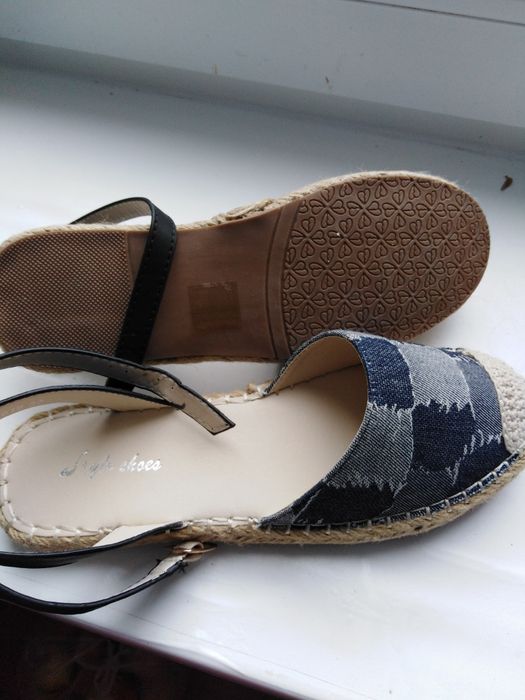 Sprzedam espadryle nowe