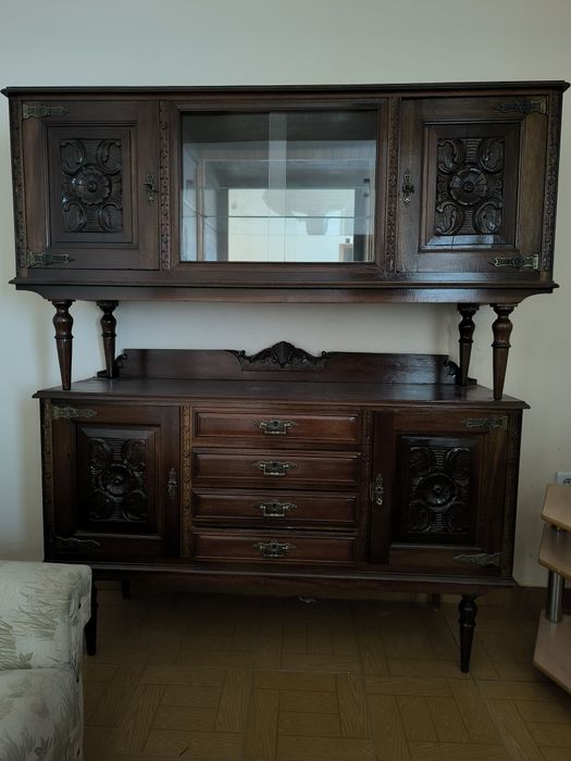 Móvel de sala antigo para restauro