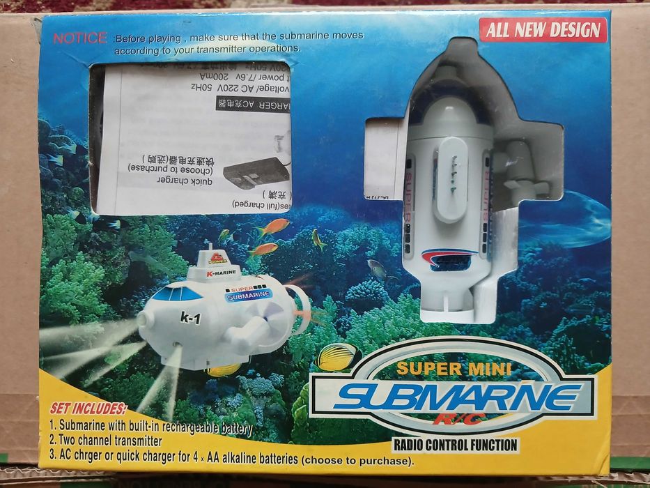 Brinquedos vintage: Submarino c/ telecomando, + duas embarcações iate.