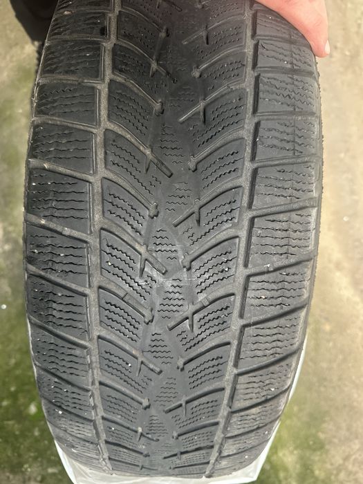 Шина зимова Goodyear 235/60/R18 19 рік