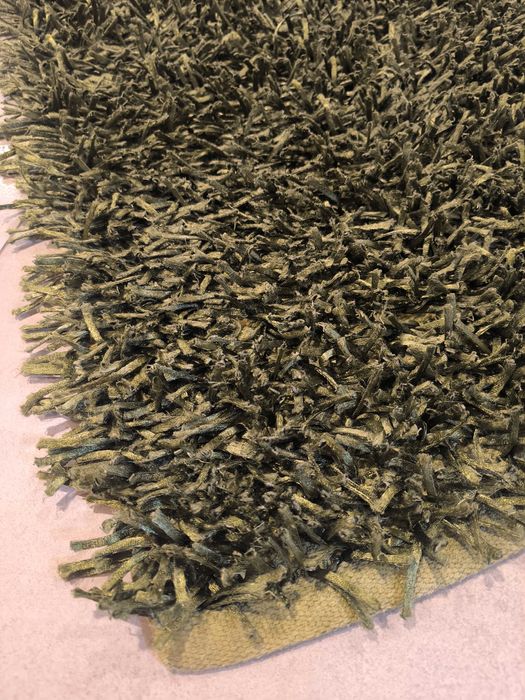 Tapete de cor verde escuro