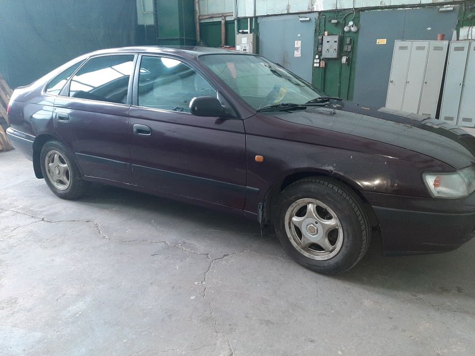 Продам Тойота карина є